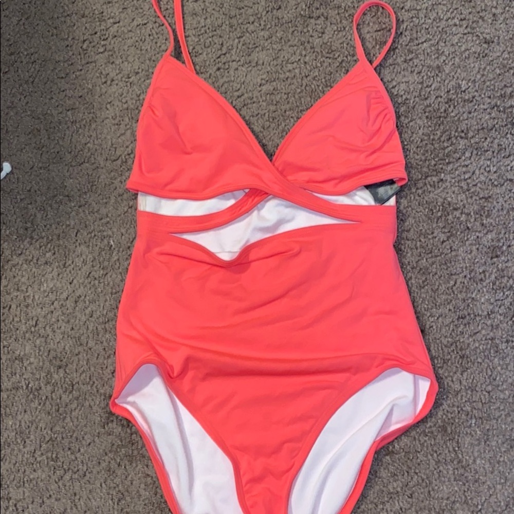 One piece suit